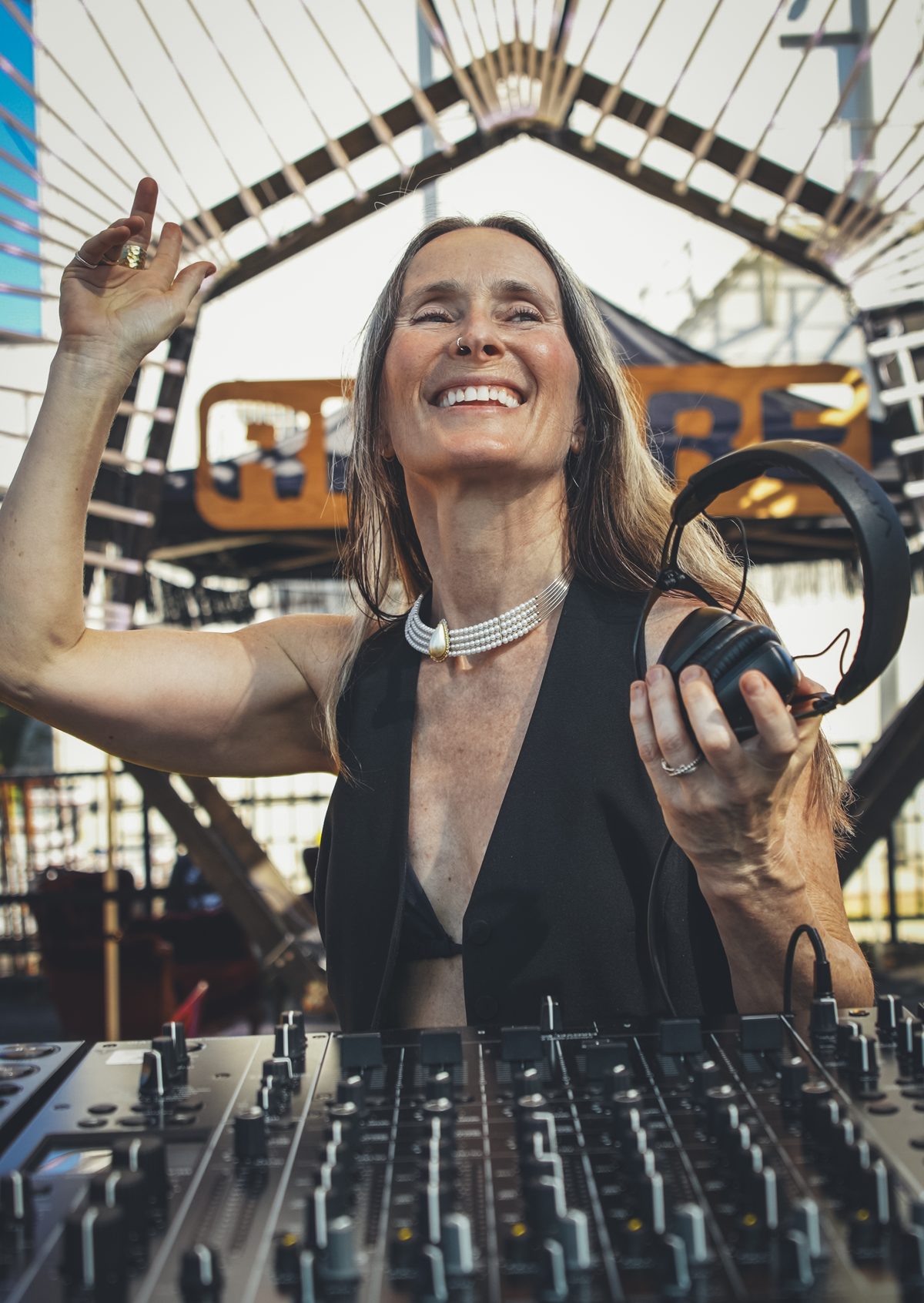MS.Rockwell behind the decks